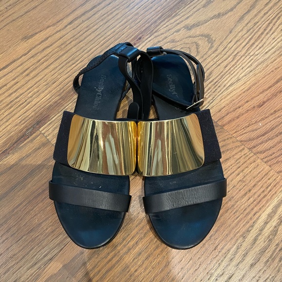 See By Chloe Shoes - See by Chloé Black/Gold Flat Leather Sandals US 7